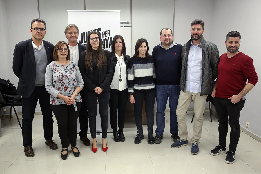 Nou dels deu primers membres de la llista de JxCat a Torelló en la presentació al març del 2019